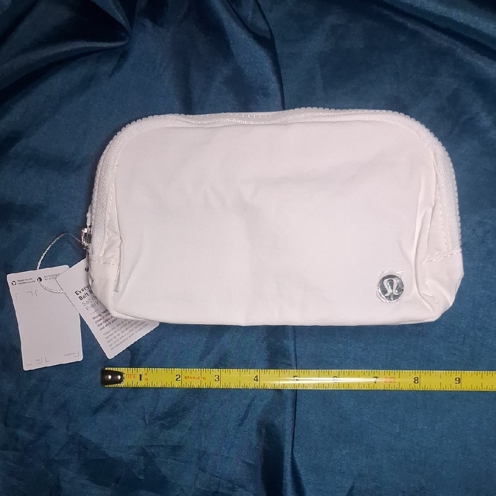 Lululemon Everywhere Belt Bag | White | Crossbody Waist Bag | NWT One Size